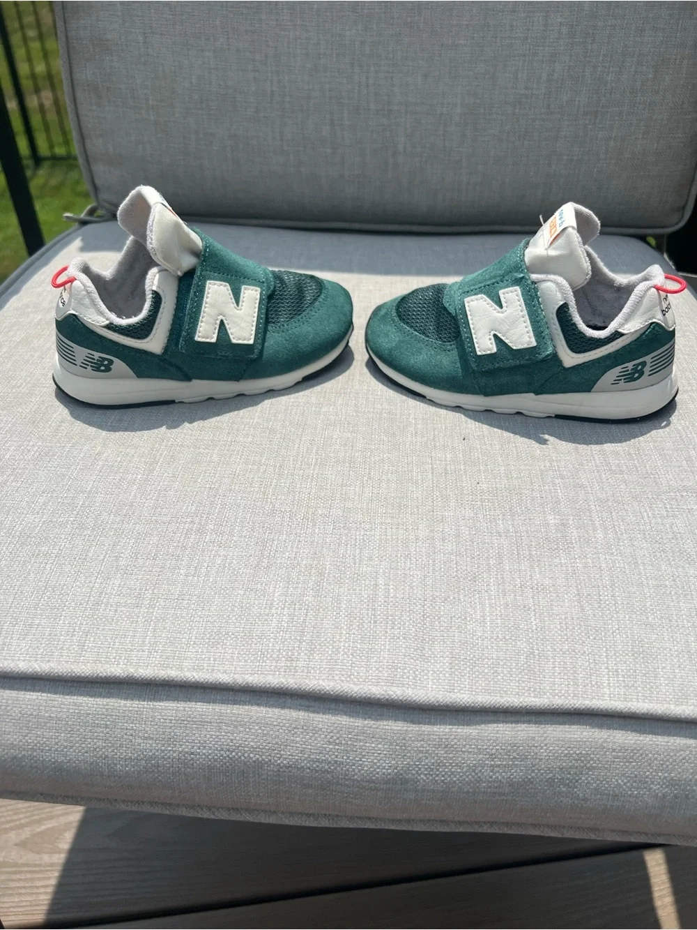 New Balance 574 Kids Size 8 Green Velcro Sneakers